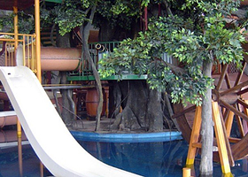 绿岛空中戏水乐园