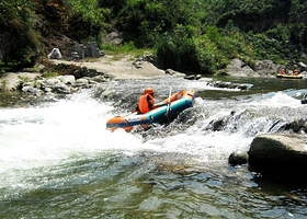 鲤溪皮筏漂流