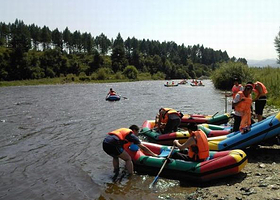 苇河三道冲河漂流