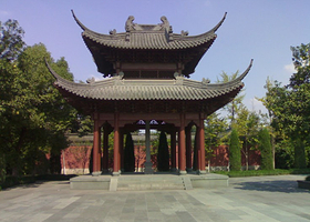 毛泽东观潮诗碑亭