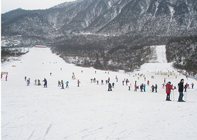 梅花山庄滑雪场