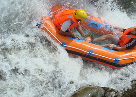 伊春丰林河生态漂流
