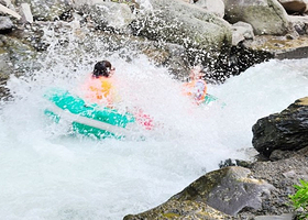 大溪峡谷皮筏漂流