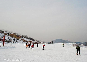 顿村滑雪场