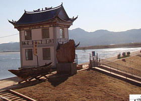 拉市海观鹤山庄马场