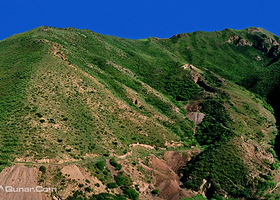 奴拉赛铜矿遗址