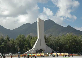 达扎路恭纪功碑