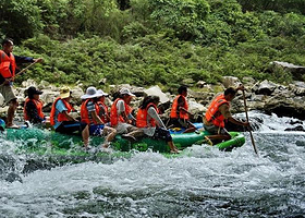 辋河峡谷漂流