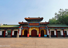 华东革命烈士陵园