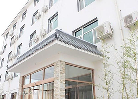 鲜一方羽毛球馆