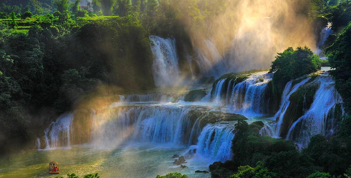 跨国瀑布德天瀑布在哪里 7ad2df515ba11fb47f01a26cc7d24a08.jpg_710x360_baceb41a.jpg