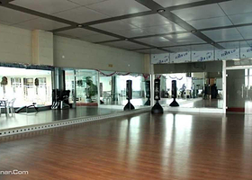 凤凰国际游泳馆