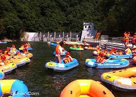 三清山峡谷漂流