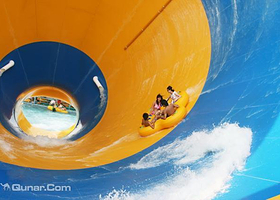 青年湖水上乐园