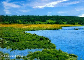 哈拉哈水上漂游