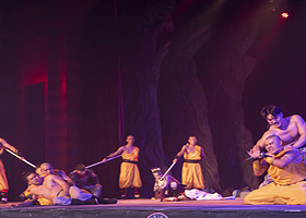 少林十三棍僧救唐王演出