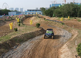 领越全地形越野驾控中心