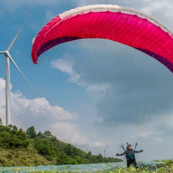 广西雷山滑翔伞航空飞行营地