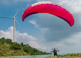 广西雷山滑翔伞航空飞行营地