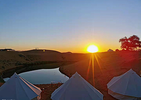 不止沙·挽霞露营地