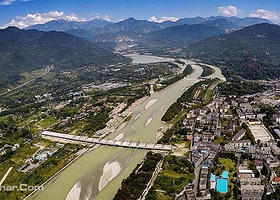 驼峰都江堰青城山直升机空中游览