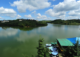 重庆黄水旅游度假区月亮湖