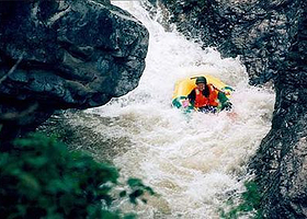 必背峡谷漂流