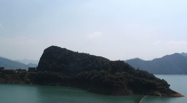 湖山