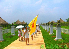 世界名人塑像长廊