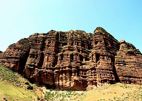 康家石门子岩雕刻画