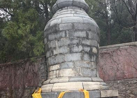 底哇答思大师塔