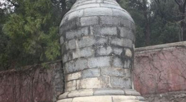 底哇答思大师塔