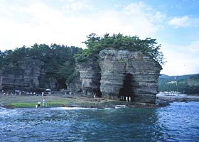 床足岩郡立公园