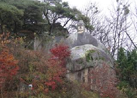 安东泥川洞石佛像