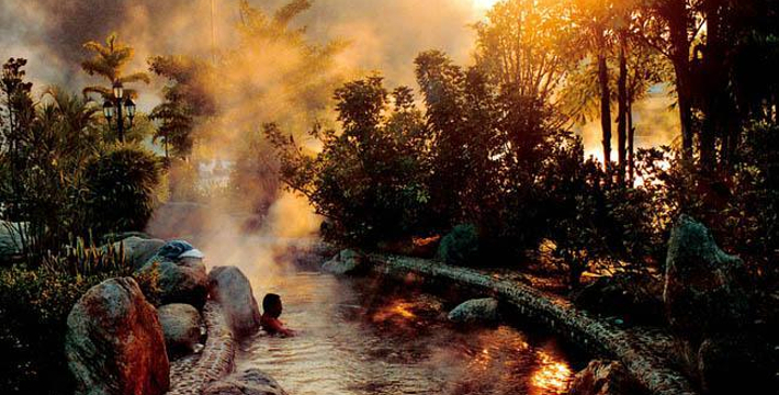 南海观音和火山爆发猜一成语_木猜一成语疯狂看图