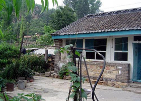 山林民俗度假村