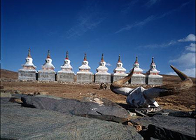 通天河渡口白塔