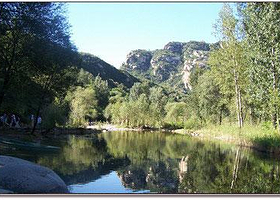 屹仙潭与放生池