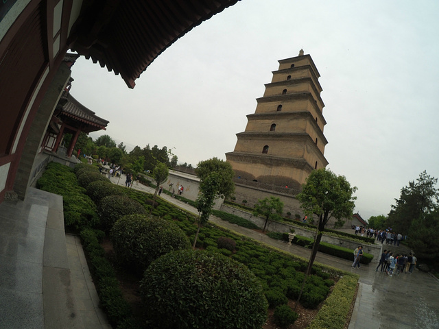 30 大雁塔建议还是进去一下,大雁塔给我的感觉是那种,虽然很贵,但是