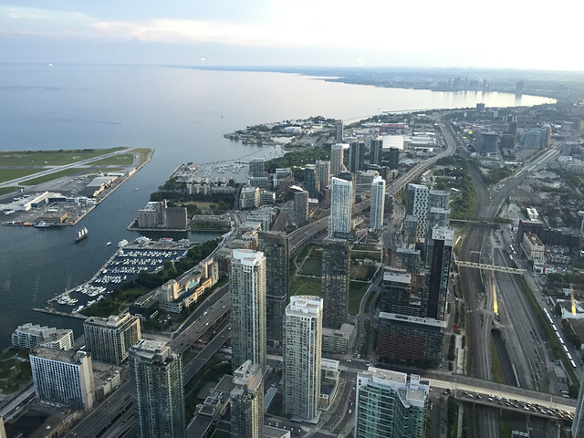 总的来说cn tower是来多伦多一定不能错过的景点,推荐指数五星.