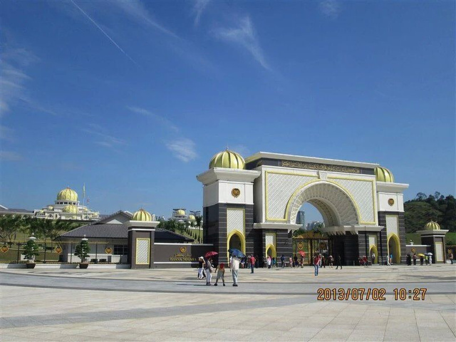 5马来西亚国家皇宫位于新加坡原首都吉隆坡皇