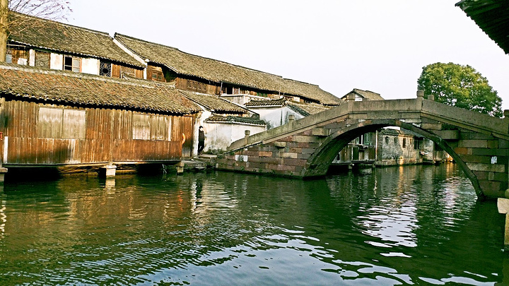 永久地址也设在这个小镇上…景点简介:乌镇有东栅,西栅两个要景点