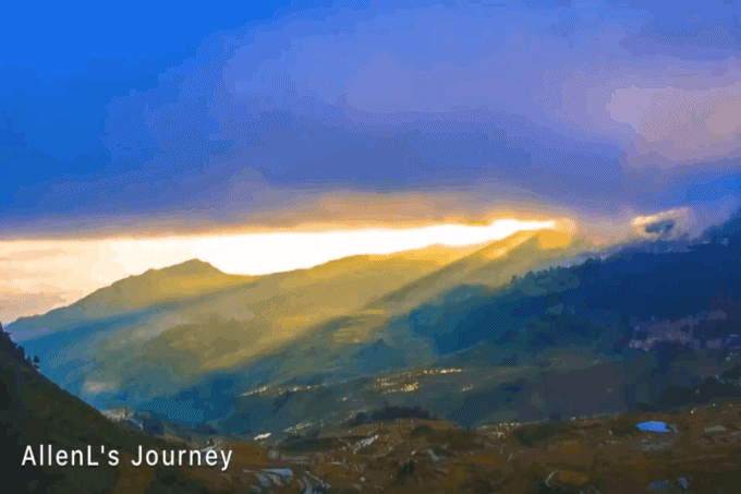 是厚厚的云层依旧不屈不挠,似乎用尽全力阻止着一切