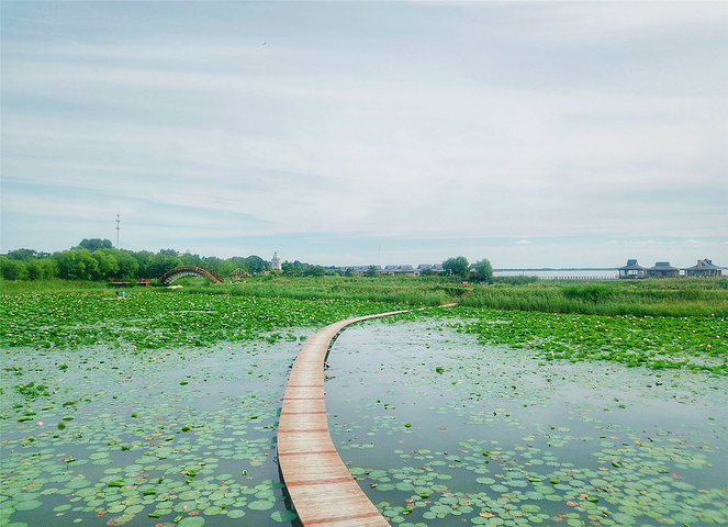 不得不说,上天是非常眷顾连环湖的,除了赐予其美丽的自然风光,还加赠