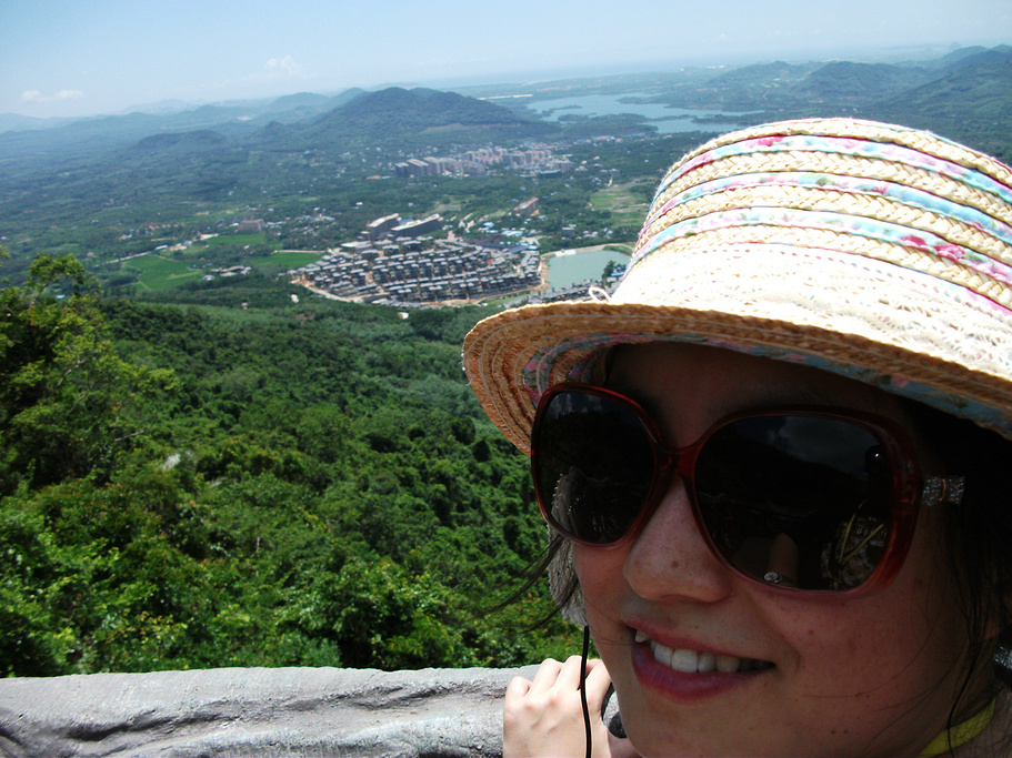 超重的楼主和胆小的133不能坐滑索,只能步行,