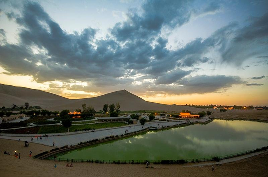 2015鸣沙山月牙泉门票80,还不能带咻二宝进去