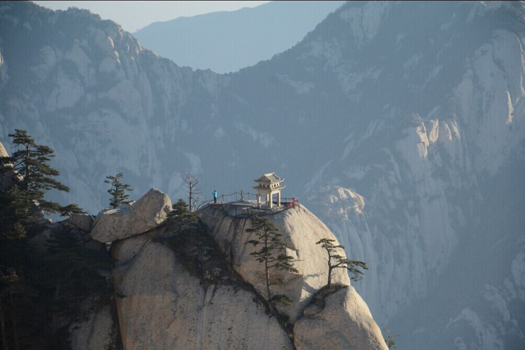 2015东峰饭店旁边是传说的鹞子翻身,下棋亭别有一番味道_东峰评论 - 去哪儿攻略社区