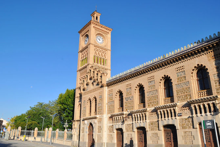 2015马德里附近古城很多,托莱多是最出名也是