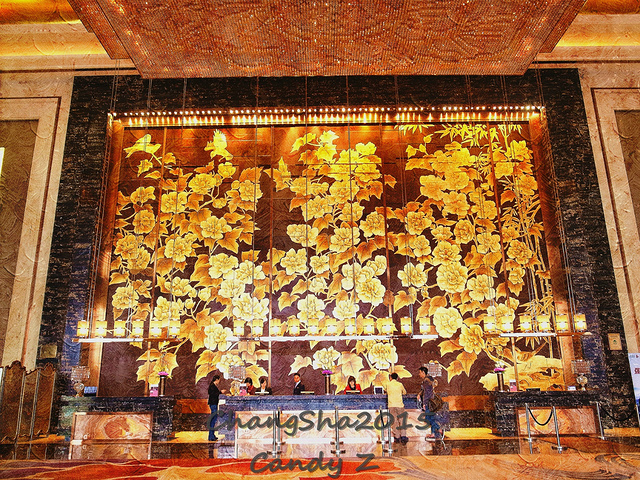 2015放下行李之后,问了前台帅哥可以从附近车