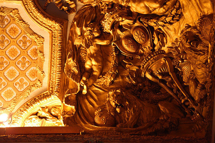 2015早上天气又不如意,不管了,搭乘RER C._凡